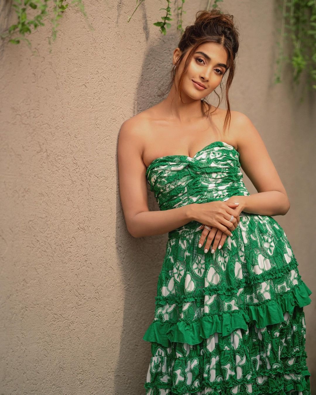 pooja hegde green dress