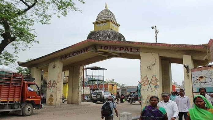 Nepal lifts ban on Indian currency