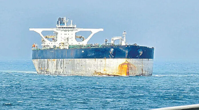 అమెరికా పడవలను ముంచేయాల్సి వస్తుంది జాగ్రత్త: రష్యా హెచ్చరికలు Russia warns: US ships may be sunk